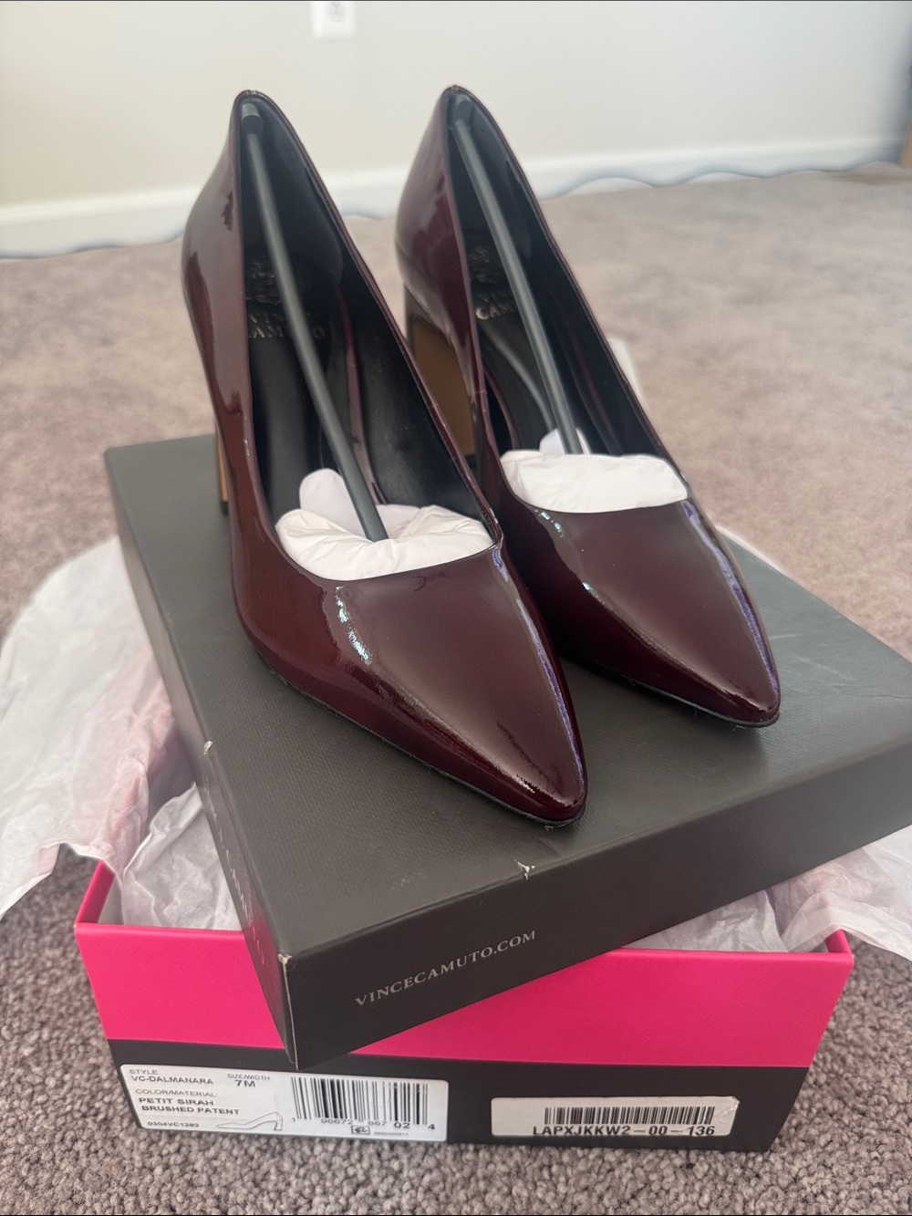 NWB Vince Camuto Women's Burgundy Patent Pointed Toe Pumps